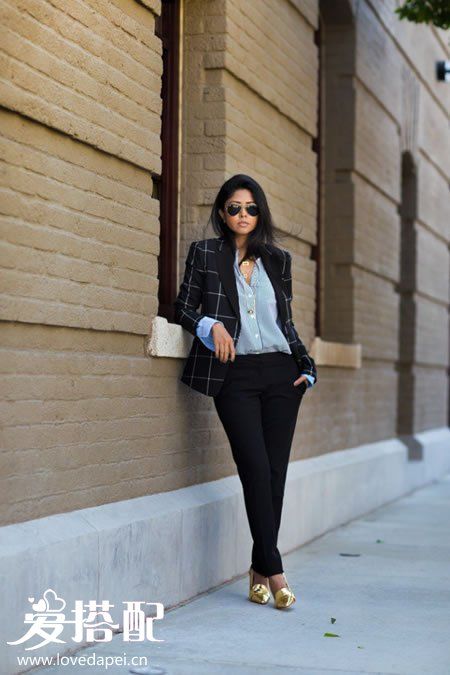 黑白格子blazer外套+条纹衬衣+黑色裤子+金属色高跟鞋