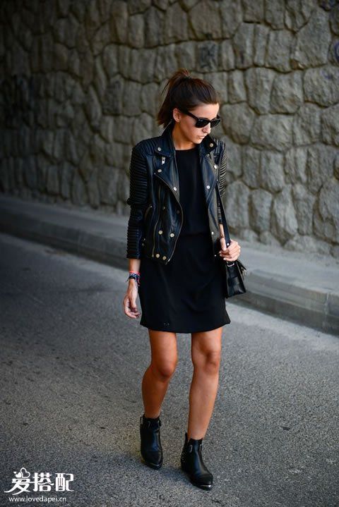  小黑裙+皮夹克